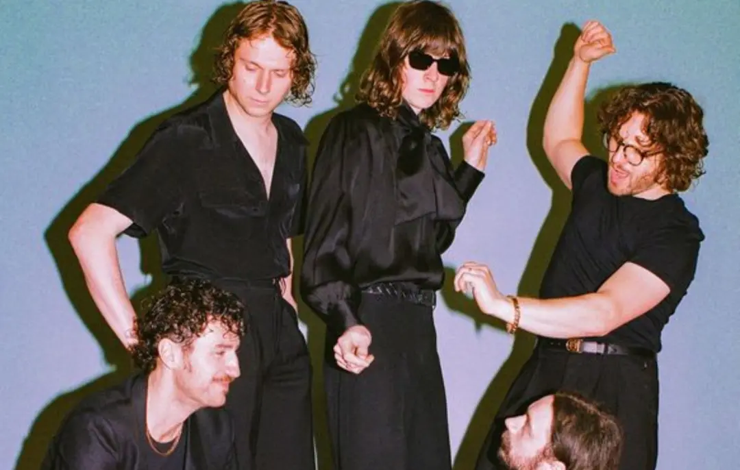 Gente, que notícia legal! A banda Blossoms vai fazer um show super intimista em Manchester para comemorar 10 anos do ál…