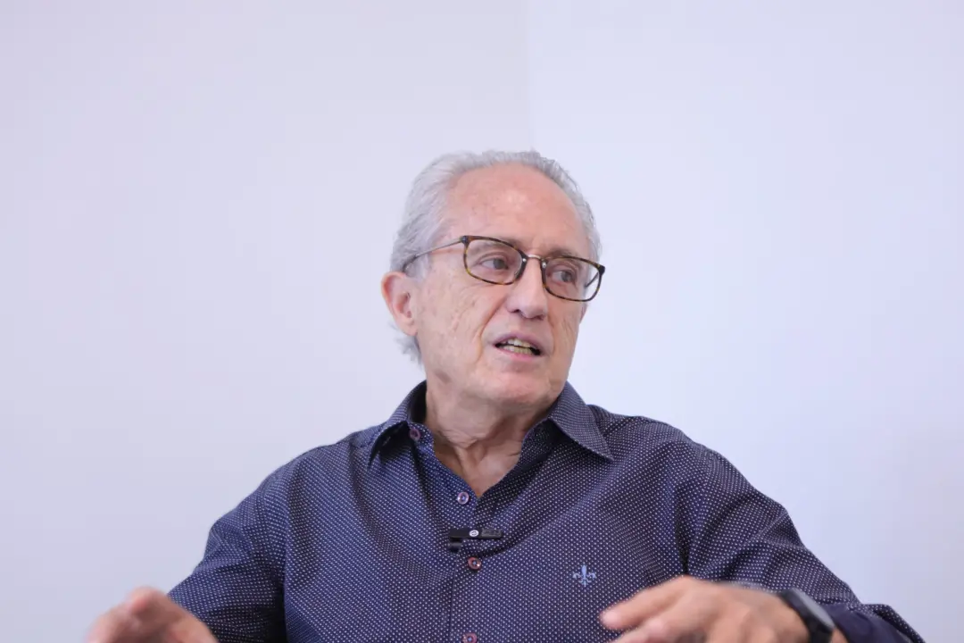 Vi que o Aldo Arantes vai lançar um livro de memórias, falando sobre a história do país e a luta contra a ditadura. Par…
