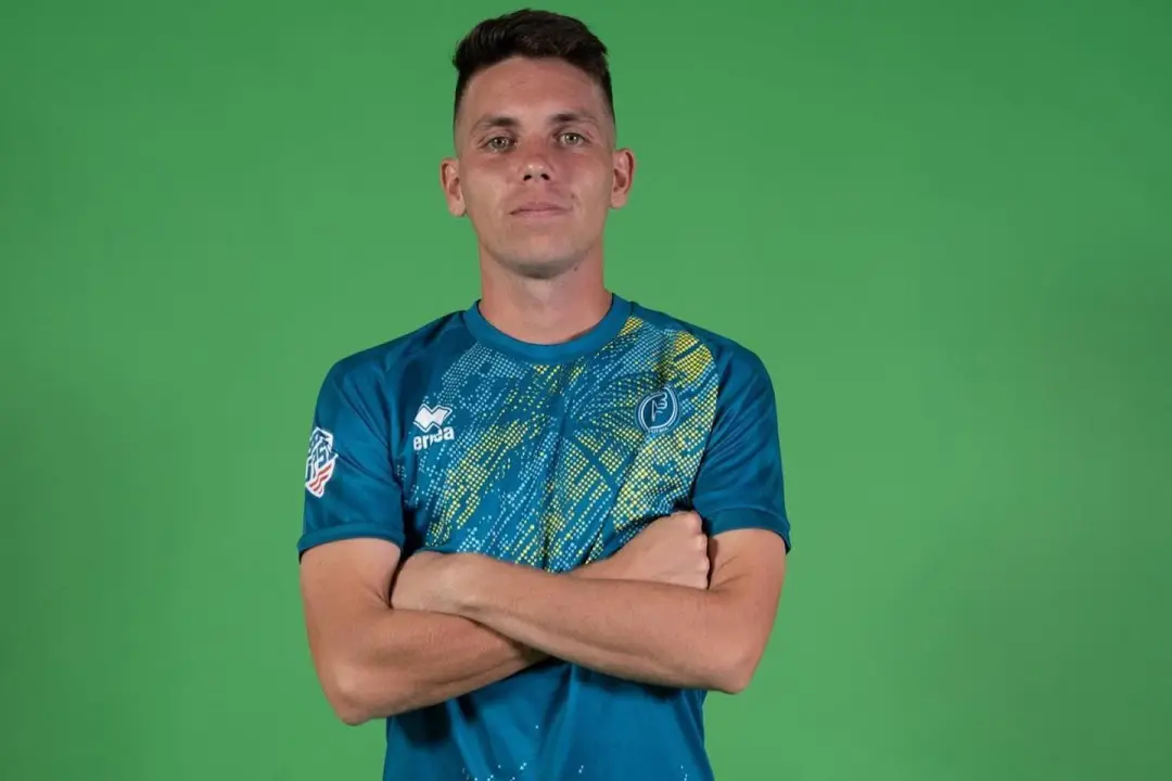 Gente, que absurdo esse lance com o jogador argentino Matías Pourrain. Ele foi detido pelo ICE só porque estava viajand…