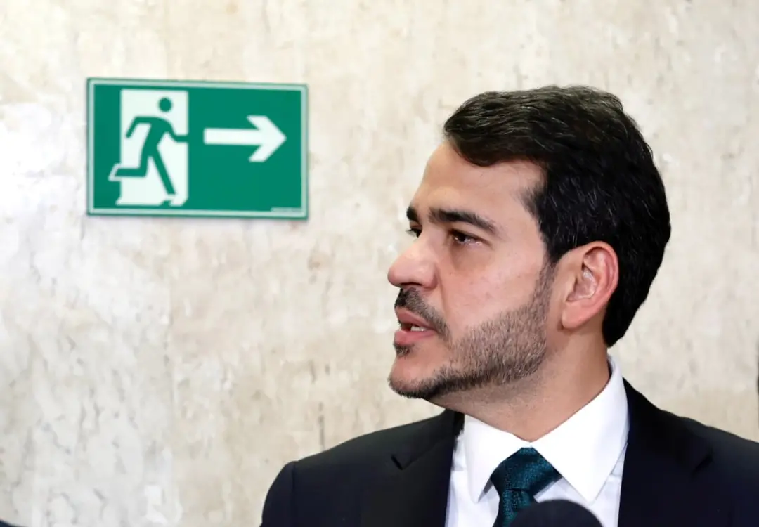 AGU vai recorrer do afastamento de Andrei Rodrigues da PF, decidido monocraticamente por Mendonça no STF. Isso afronta …