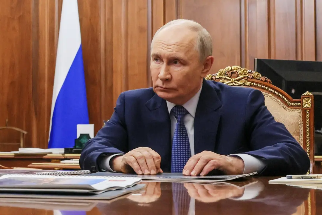 Trump pediu a Putin o fim das ações militares e um acordo definitivo no conflito da Ucrânia durante conversa telefônica…