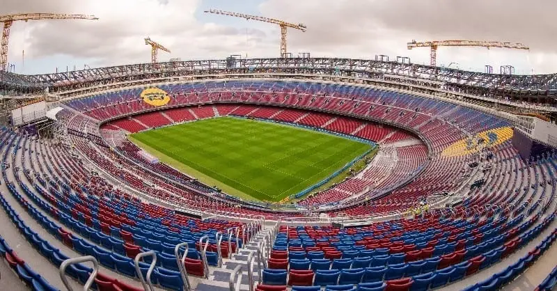 Barcelona fechou com receita de 1,06 bilhão de euros, mas o prejuízo ficou em 18 milhões de euros. O aumento da receita…