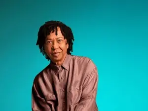 Autor da biografia de Djavan disse que tudo nos leva a uma só palavra amor. A gente vê como a arte e a vida das pessoas…