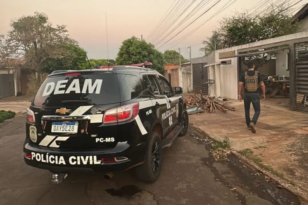 Homem de 44 anos foi preso em Campo Grande suspeito de estuprar três filhas e importunar sexualmente duas sobrinhas. Si…
