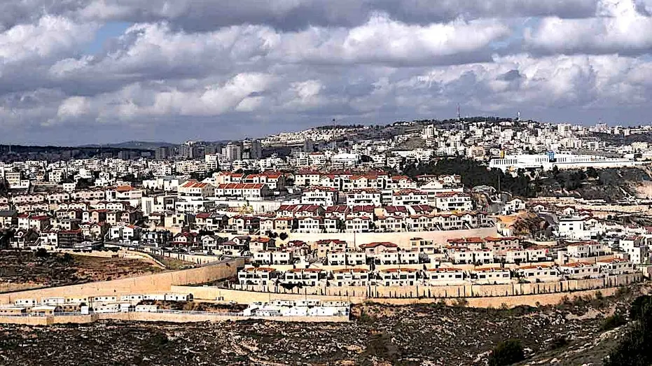 Reino Unido impôs novas medidas contra assentamentos israelenses na Cisjordânia, banindo importações de bens e visando …