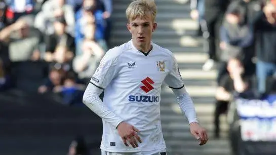 Charlie Waller assinado pelo Worthing no empréstimo de três meses pelo MK Dons. Um jovem promissor, com experiência na …