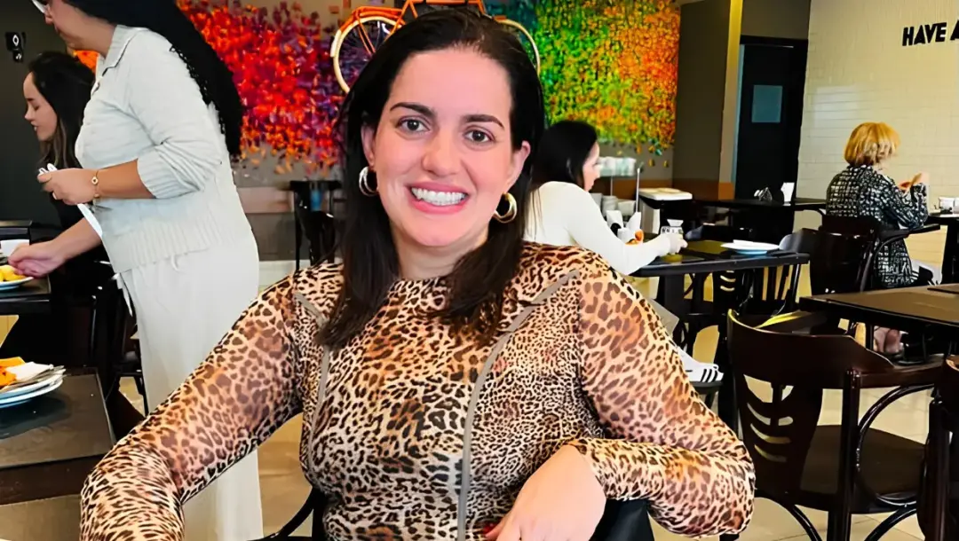 Enfermeira de Goiânia, Suellen, aos 40 anos, descobriu câncer de mama depois de notar um caroço durante o autoexame. É …