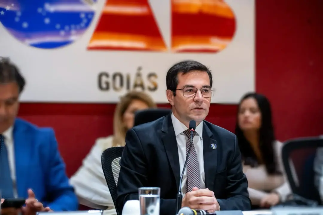 Em Goiânia, a OAB-GO reuniu líderes após o adiamento da conversa com o STF. A advocacia precisa ser ativa defendendo o …