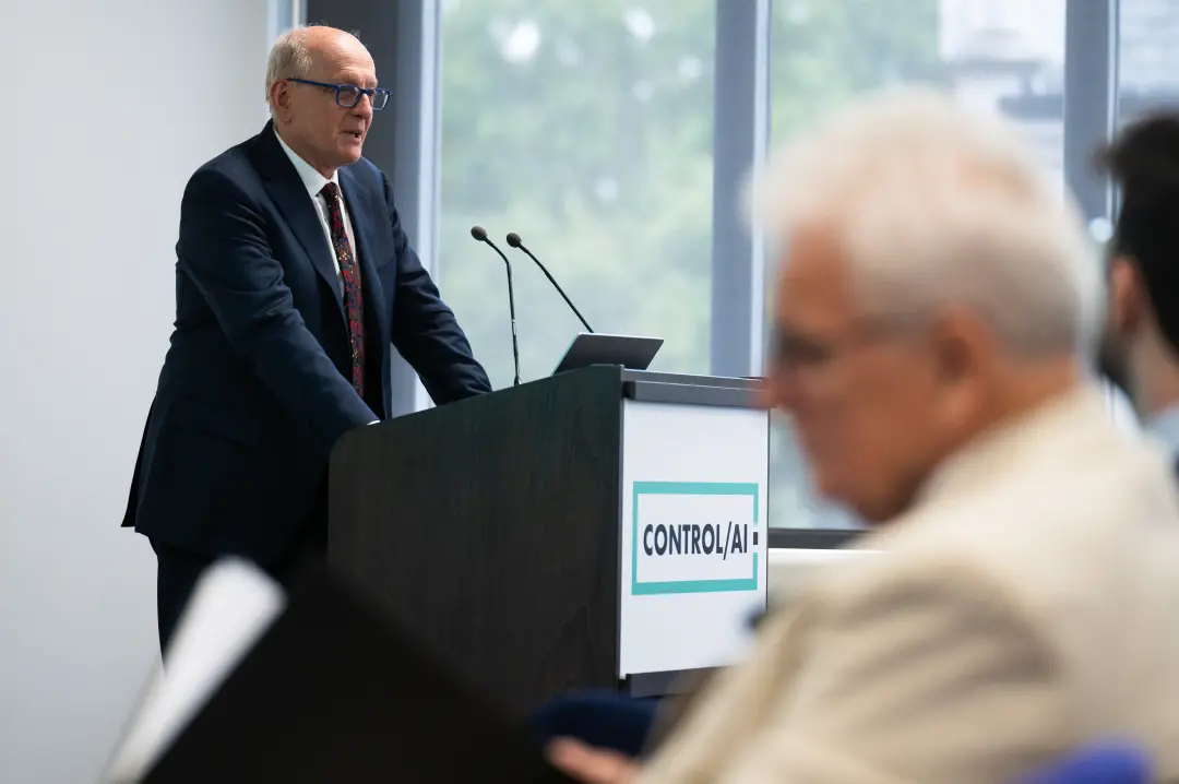 Senador Bernie Sanders e legislador britânico Alex Sobel propõem leis para banir a inteligência artificial superintelig…