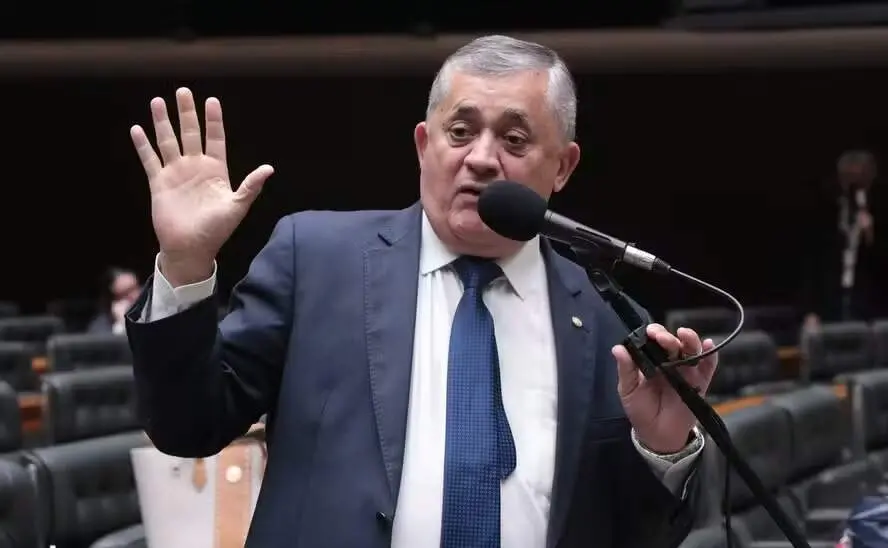 Ministro das Relações Institucionais chamou de descabida a decisão de André Mendonça de afastar o chefe da Polícia Fede…