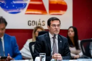 OAB-GO convocou sessão extraordinária na sexta-feira após o adiamento do diálogo com o STF. Esse cancelamento sem nova …