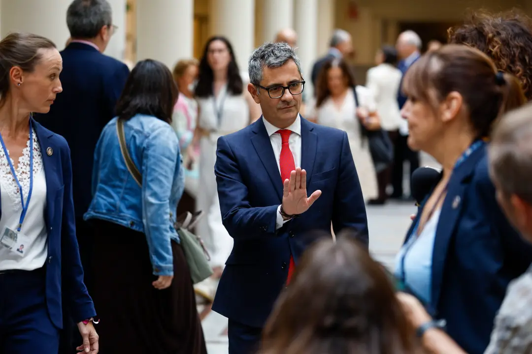 Supremo paralisa a votacao da lei dos nietos e o Governo diz que nao concorda com a deciso. Essa manobra levanta uma po…