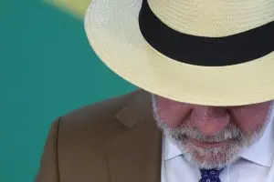 No Palácio da Alvorada, Lula se reúne com ministros para discutir o afastamento de Andrei Rodrigues da PF, além de mand…