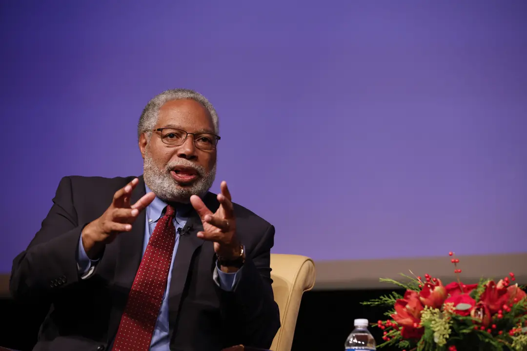 Lonnie Bunch vai deixar o cargo de secretário do Smithsonian no fim do ano. A saída vem por causa das críticas que a ad…
