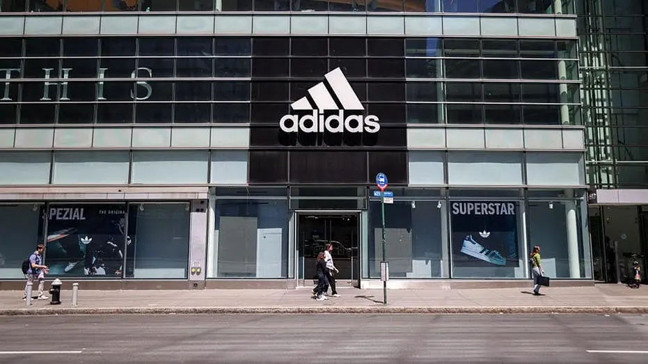 Adidas emitiu pedido de desculpas por um anúncio que usava um veterano das Forças de Defesa de Israel que perdeu uma pe…