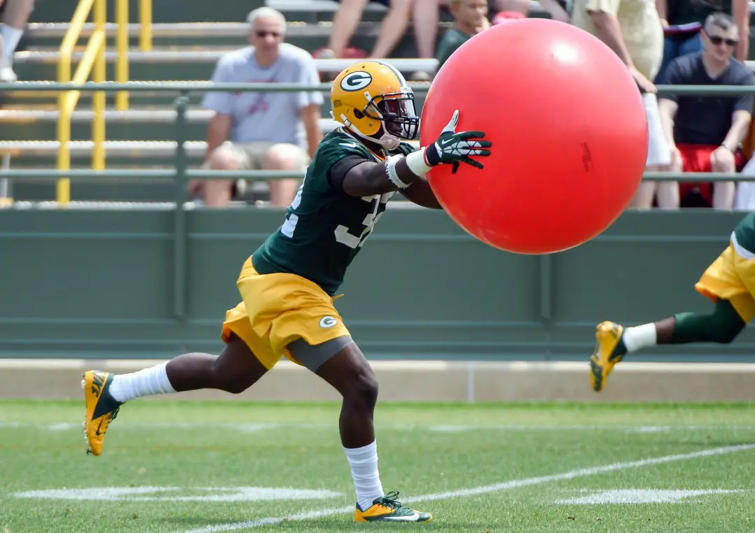 Um post antigo de 2015 da Deadspin listava 16 jogadores de running back da NFL, incluindo três do Green Bay Packers. Os…