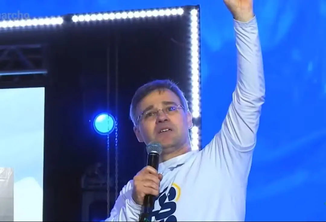 André Mendonça, indicado por Bolsonaro, gera debate sobre sua influência. A escolha levanta questionamentos sobre os va…