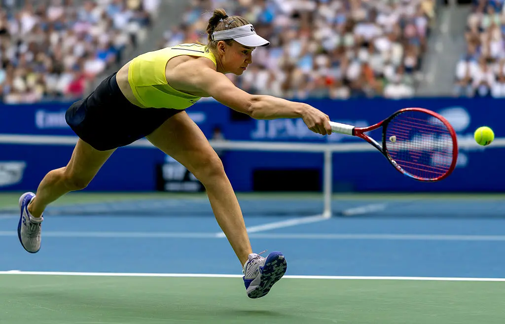 Elena Rybakina venceu o US Open no sábado, batendo em Aryna Sabalenka por 6-4, 5-7, 6-2, e ganhou o título do torneio. …