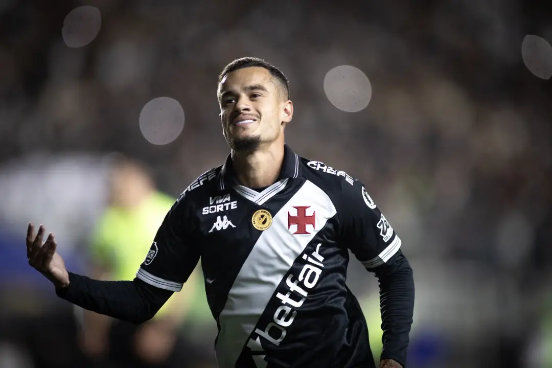 Coutinho recebeu outras ofertas de clubes brasileiros nos últimos seis meses, antes de aceitar o Santos pela amizade co…
