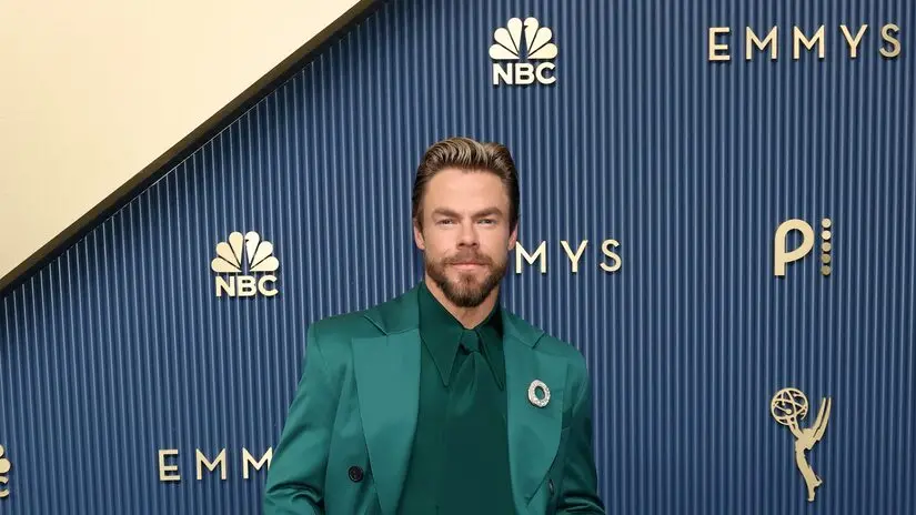Stars na passarela do tapete vermelho nos Emmys de 2026. O brilho do evento mostra a indústria em movimento, mas é prec…