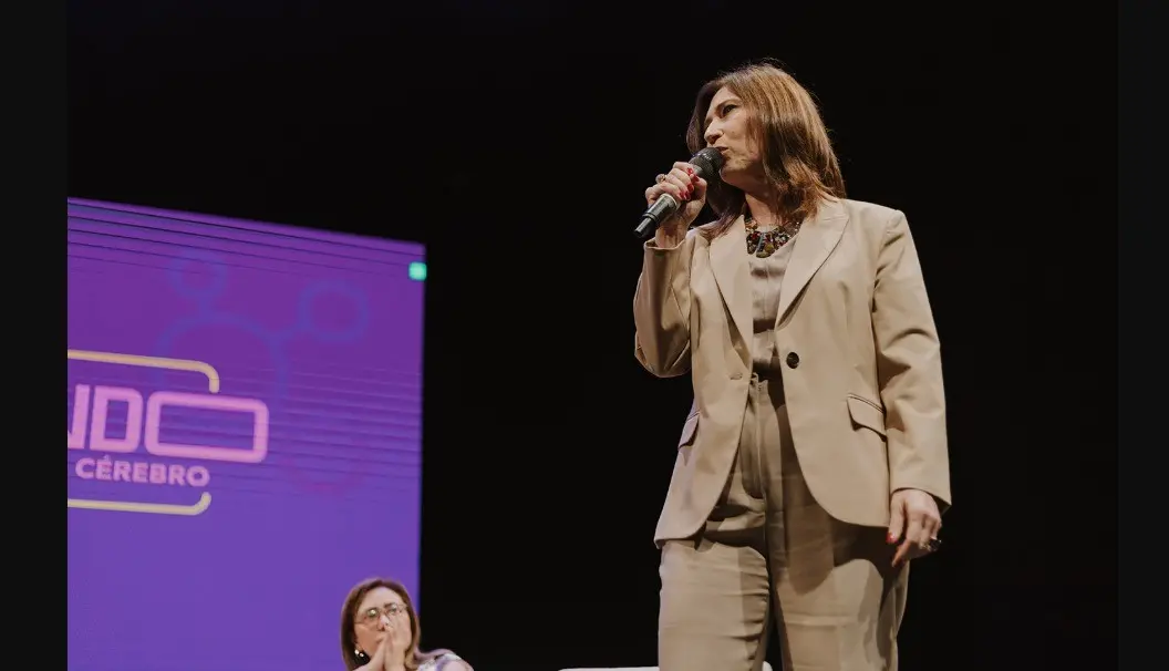 Beth Goulart e especialistas vão falar de saúde do cérebro em São Paulo no sábado, dia 19, no Edifício Bunkyo. É um tem…