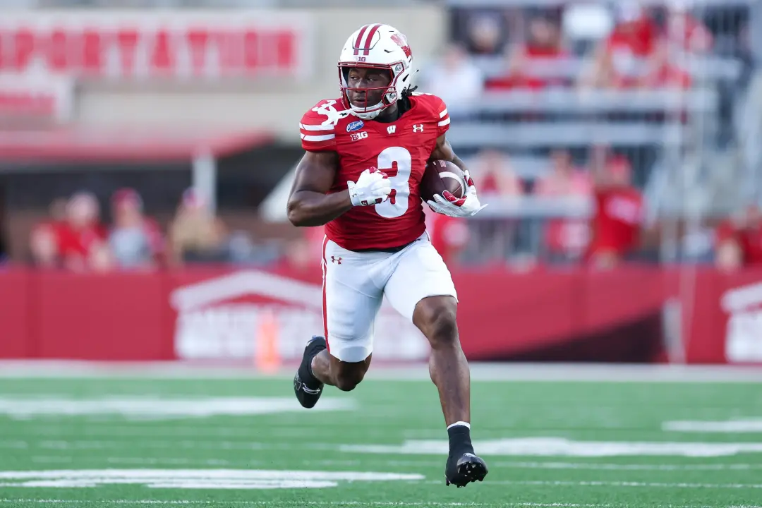 5:00 PM EST, jogo Penn State contra Wisconsin vai começar no Beaver Stadium. Ter a transmissão só no Peacock é complica…