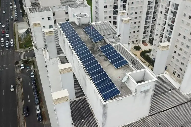 Projeto de Lei 3149/26 na Câmara cria estatuto para proteger quem investe em energia solar. Isso garante que contratos …
