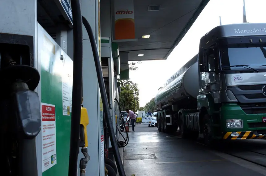 Subsídio para diesel rodoviário continua com nova MP, mas a vigência ficou em períodos de 30 dias, prorrogáveis. Mudar …