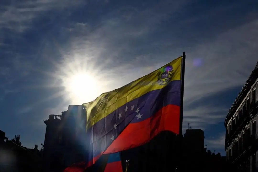 Houston, Texas. Os EUA convidaram a Venezuela para reuniões do G20 sobre abundância energética, buscando deslocar o cen…
