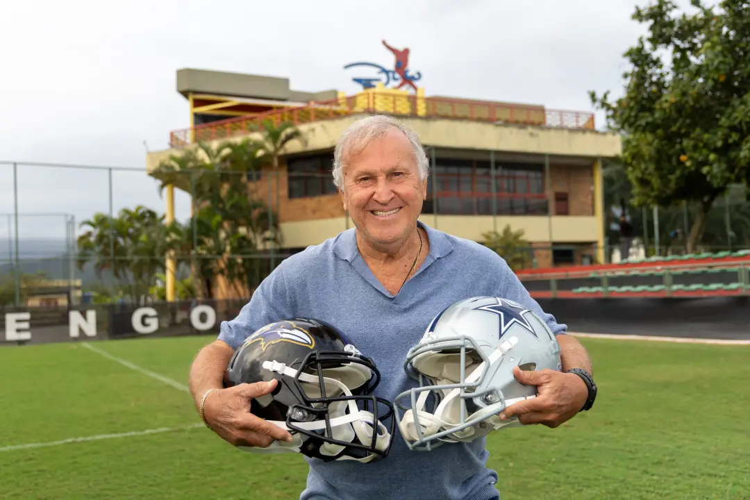 Zico vai assistir a jogo da NFL no Maracanã no dia 27 deste mês, 40 anos depois de conhecer o esporte. O Galinho achou …