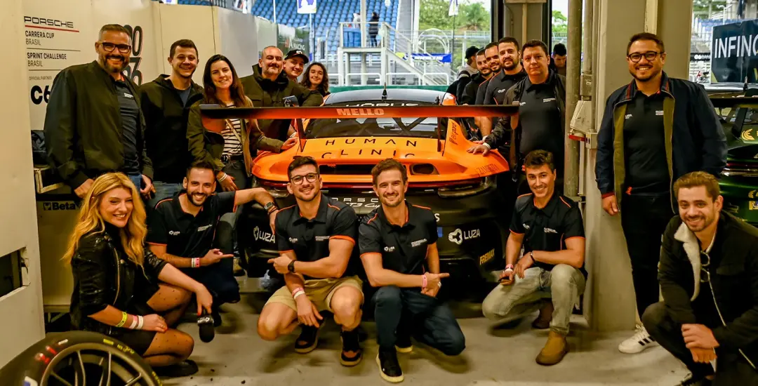 Autobilismo virou plataforma B2B, com eventos como a Porsche Cup no Autódromo de Interlagos em São Paulo. É interessant…