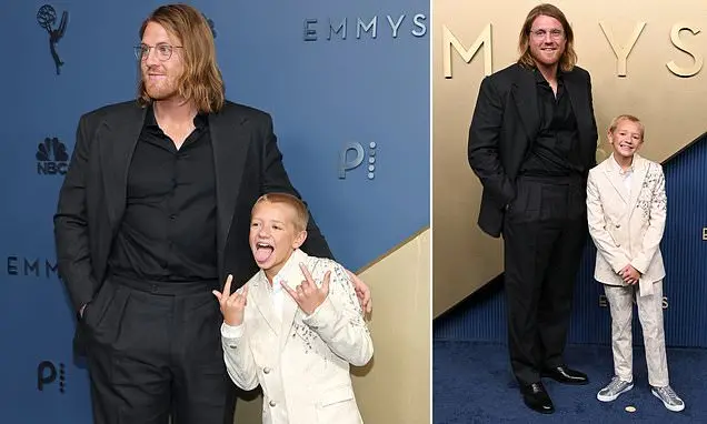 Peter Claffey e Dexter Sol Ansell, dois atores, lideraram os ingleses e irlandeses na chegada aos Emmys em Los Angeles.…