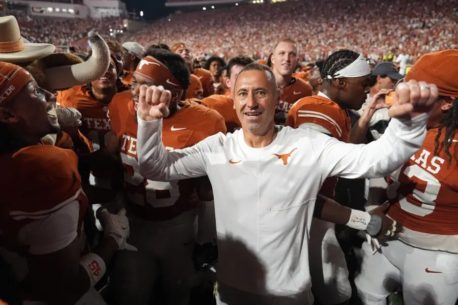 Texas agora é o time número 1 na AP Top 25 após zerar o déficit de 20 pontos contra Ohio State em uma virada histórica.…
