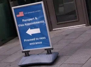 Juiz em Boston barra a regra do governo Trump que restringia vistos para estudantes e jornalistas estrangeiros. A decis…