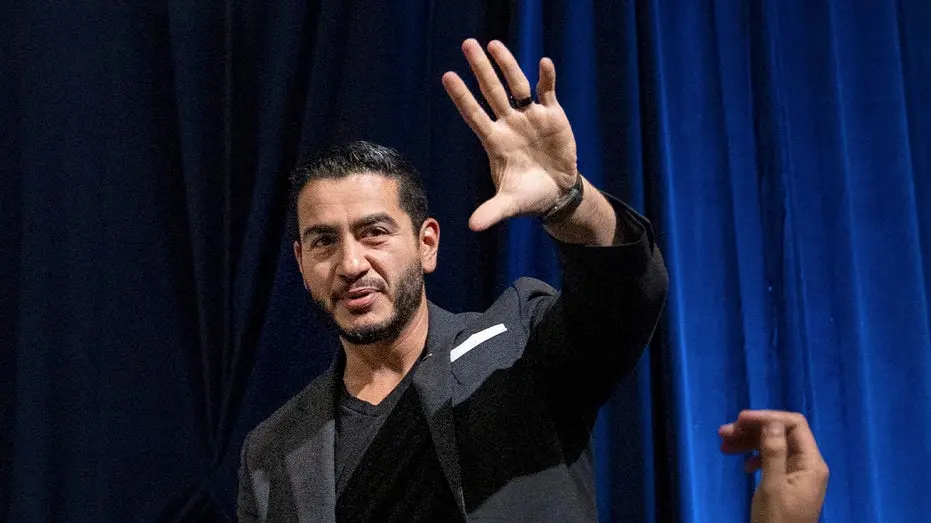 Abdul El-Sayed, candidato ao Senado em Michigan, disse que o país precisa reconhecer dívidas não pagas para as comunida…