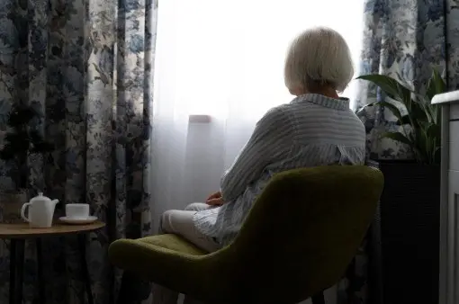 Apatia e insônia podem indicar depressão em idosos, diferente da tristeza comum, mesmo com 36 milhões de pessoas com ma…