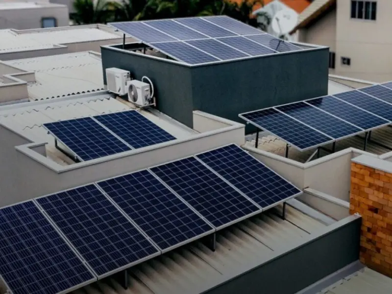 O setor solar com baterias deve baixar os custos em 40% no Brasil na próxima década. Essa competitividade mostra que a …