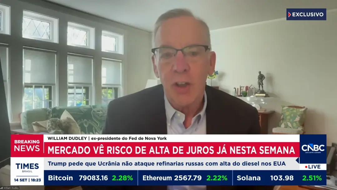 William Dudley, ex-presidente do Fed de Nova York, apontou que tensões e preço de energia podem forçar novas altas de j…