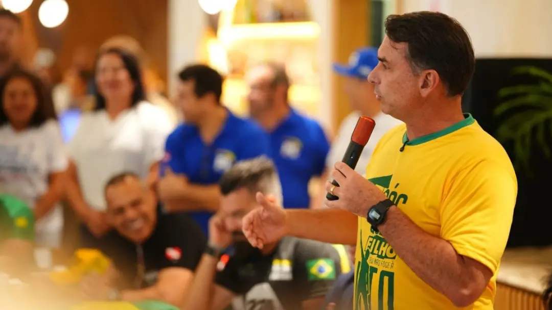 Flávio Bolsonaro falou em Belém sobre querer transparência de todas as investigações no Supremo Tribunal Federal, citan…