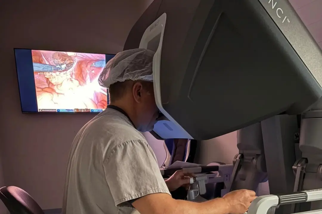 Instituto de Cirurgia Robótica do Triângulo lançou curso e certificação em Urologia no Hospital UMC. É bom ter opções d…