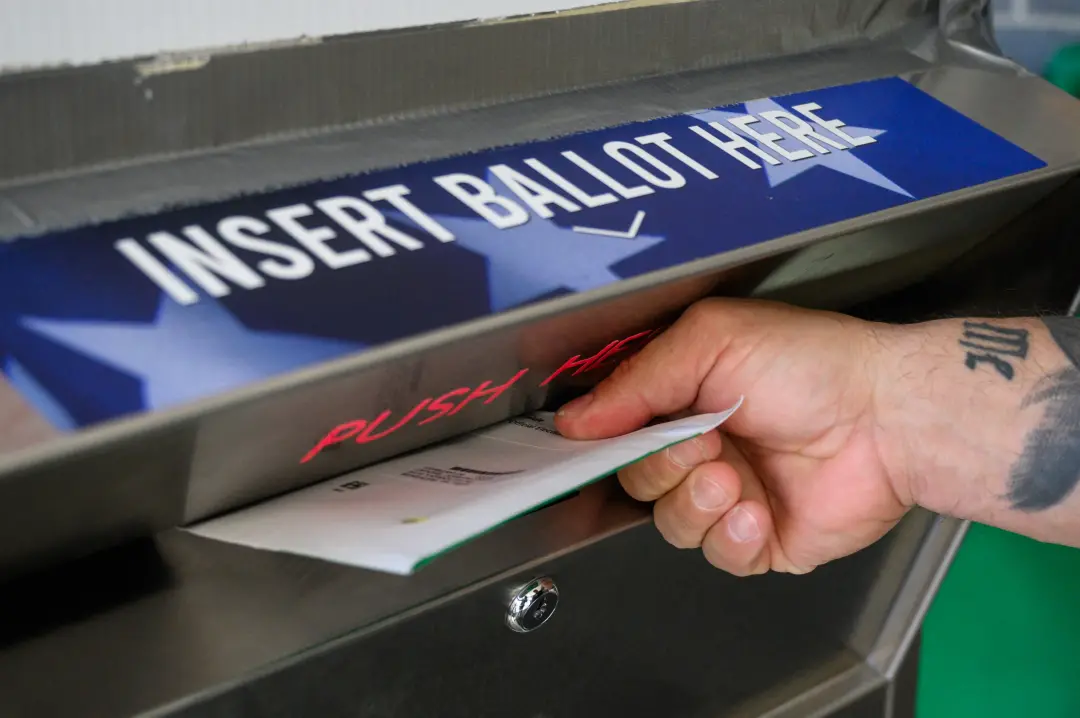 Suprema Corte dos EUA bloqueou plano do governo Trump de mudar a votacao por correio. Isso é uma vitória para quem defe…