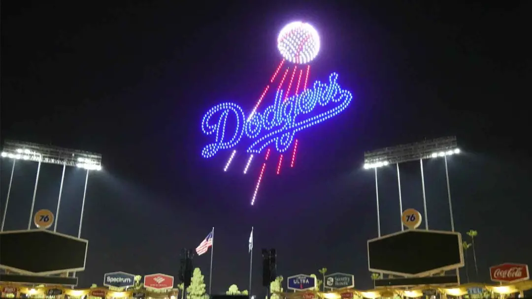 Henriquez, arremessador do Dodgers, foi colocado na lista de lesão por 15 dias com desconforto lombar, encerrando a tem…