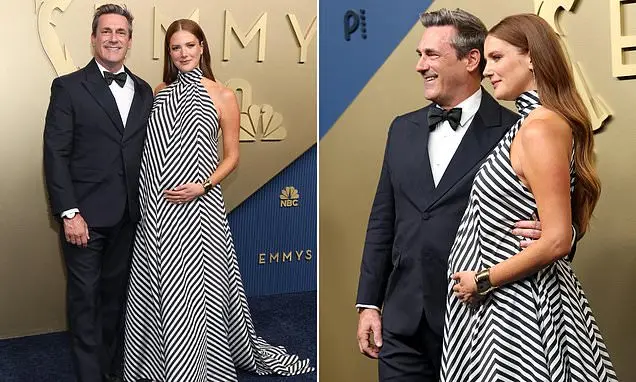Jon Hamm e Anna Osceola apareceram no tapete vermelho dos Emmys 2026 com a barriga de grávida dela. É legal ver essas f…