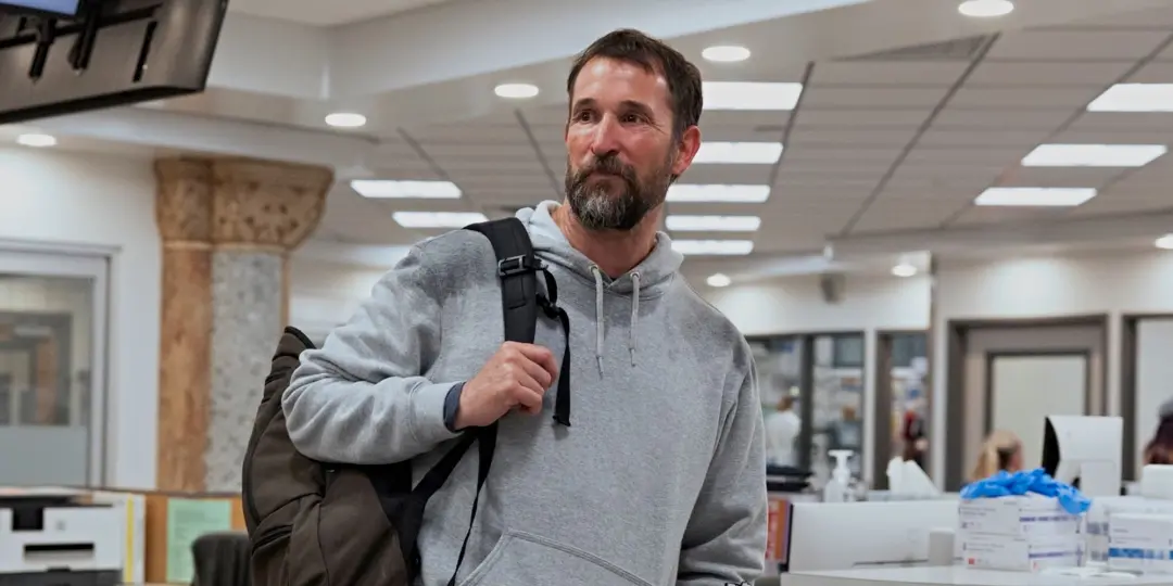 Noah Wyle ganhou o prêmio de Ator Principal em Série Dramática nos Emmy de 78 anos com The Pitt. Ele retorna ao gênero …