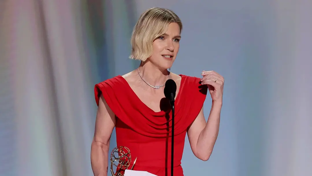 Rhea Seehorn ganhou o prêmio de melhor atriz nos Emmys, sendo sua primeira vitória depois de indicações anteriores. Iss…