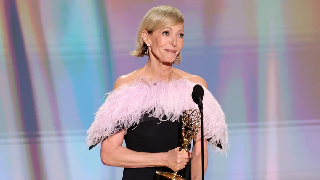 Allison Janney ganhou mais um Emmy, o oitavo da carreira, como atriz coadjuvante de destaque. Esse tipo de reconhecimen…