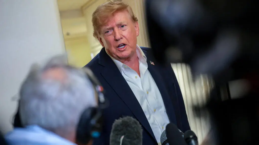 Donald Trump classificou as preocupações sobre IA descontrolada como uma conspiração bizarra. A tecnologia avança muito…