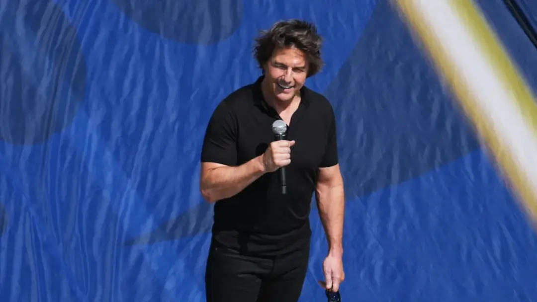 Kansas City, no jogo Chiefs contra Broncos na Monday Night Football, Tom Cruise foi visto ao lado de Taylor Swift. A pr…