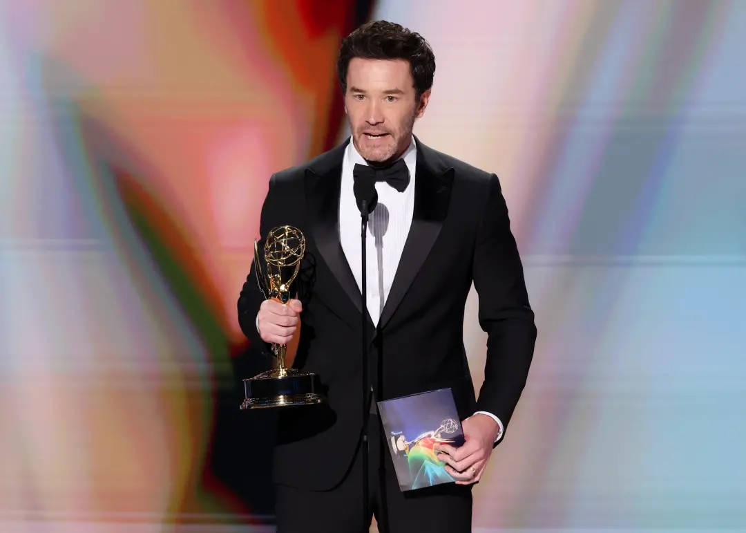 Tom Pelphrey ganhou o Emmy por Ator Coadjuvante em Série Dramática pelo papel de Robbie Prendergast em Task. É bom ver …