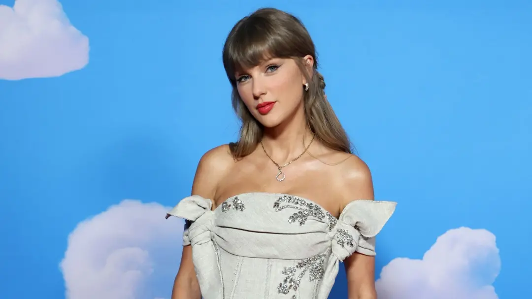 Taylor Swift apareceu em um esquete do Law & Order: Special Victims Unit ao lado de Mariska Hargitay nos Emmy pré-grava…